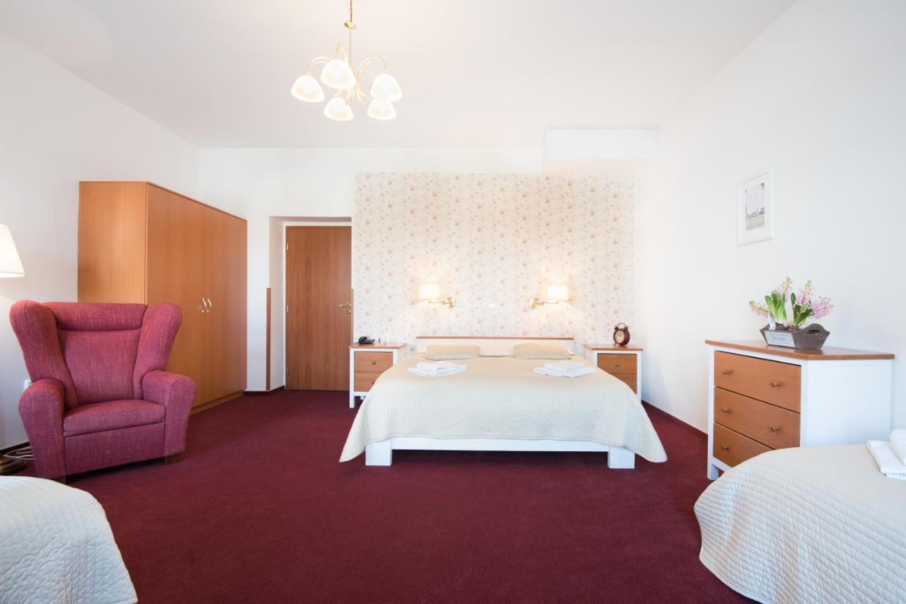Hotel Posta Sobotka Exteriör bild