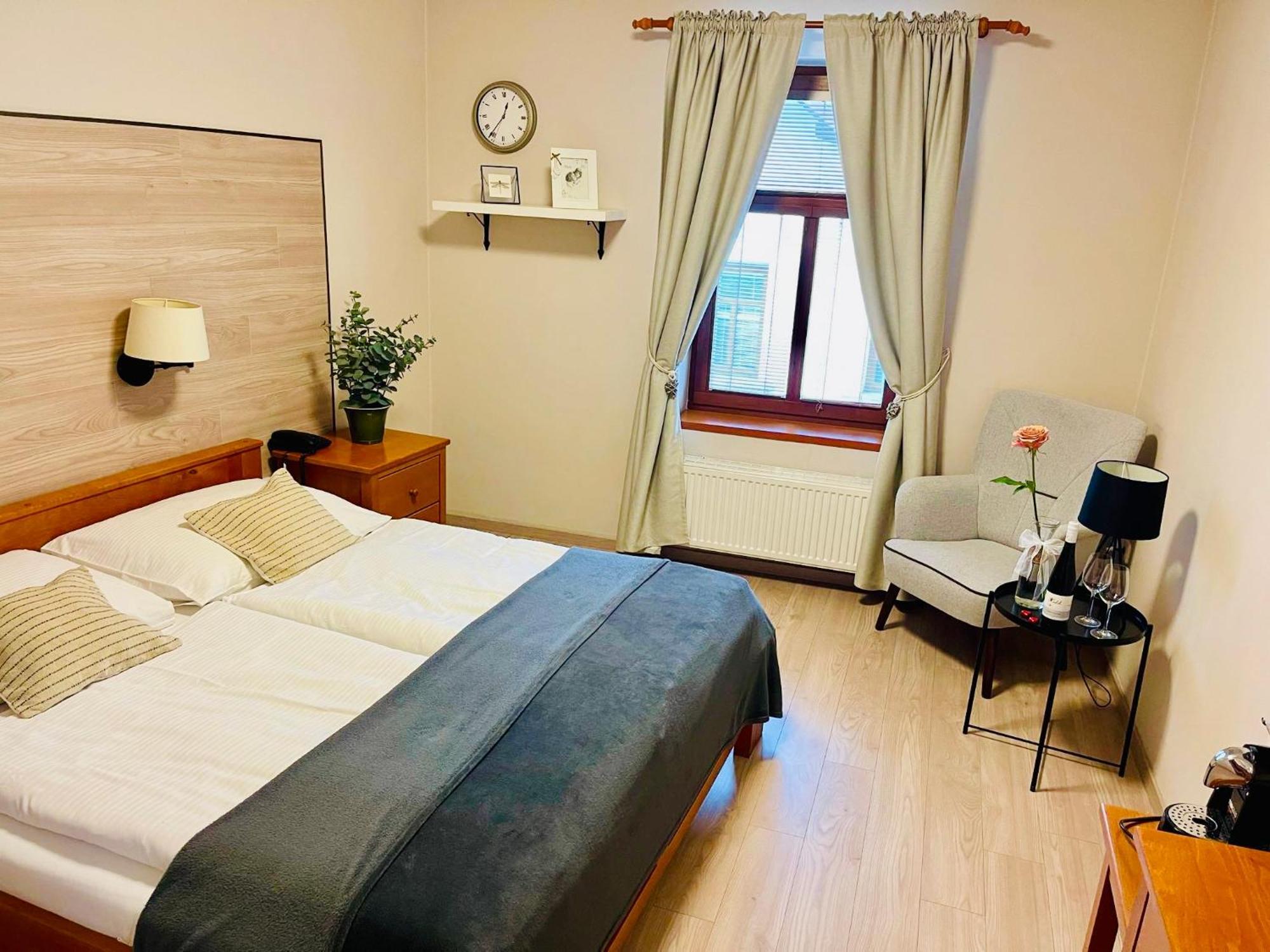 Hotel Posta Sobotka Exteriör bild